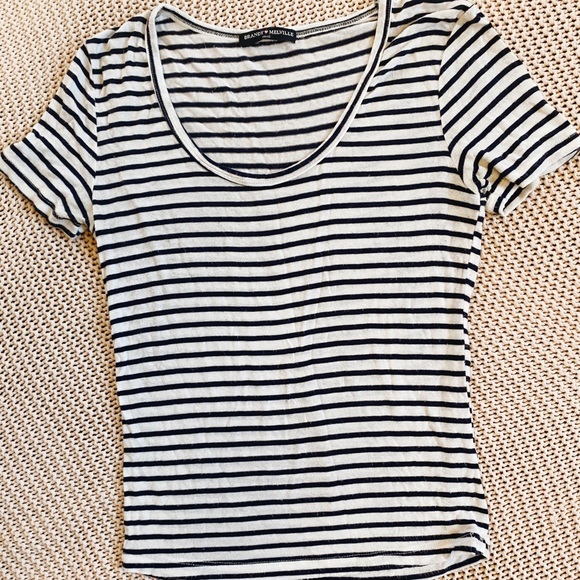 Brandy Melville Stripped T - Picture 1 of 3